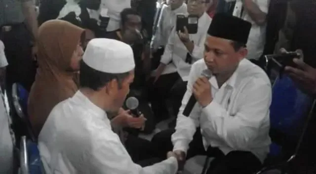 Satu Keluarga Eks Gafatar Ucapkan Dua Kalimat Syahadat dan Dinikahkan Kembali