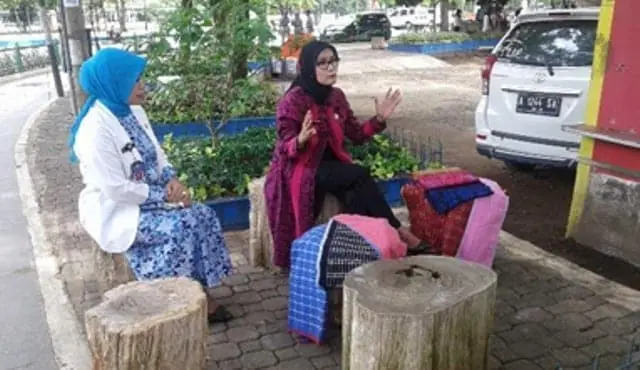 Iti Octavia Cetuskan Kampung Batik Khas Warga Lebak