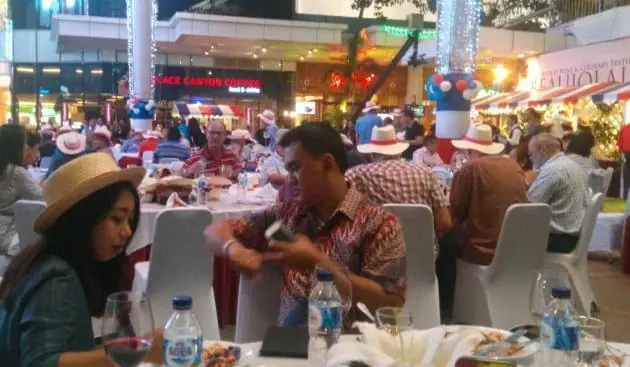 Pesta Wine Warnai Pengunjung di Summarecon Mall Serpong