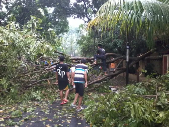 Hujan dan Angin Hantam Kota Tangerang