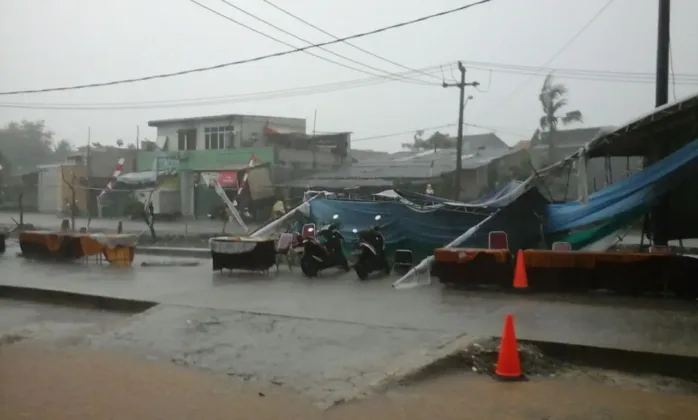 Hujan dan Angin Hantam Kota Tangerang