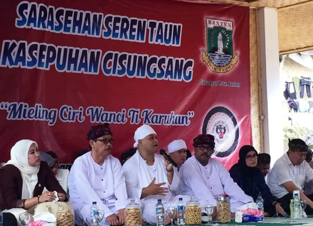 Tradisi Seren Taun Masyarakat Adat Kasepuhan Cisungsang