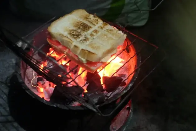 Gerobak Wali Jasun Kang Karjo Sajikan Kuliner Tradisional Khas Tangerang