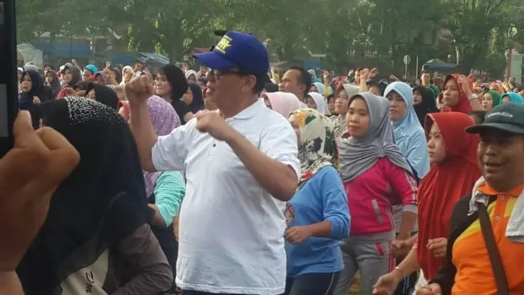 Masyarakat Pandeglang Antusias Sambut Wahidin Halim Berolahraga