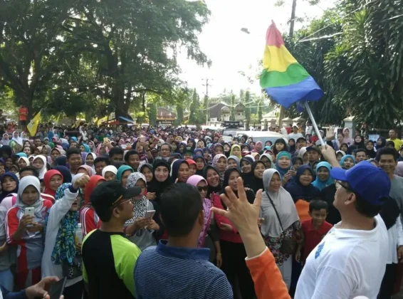 Masyarakat Pandeglang Antusias Sambut Wahidin Halim Berolahraga