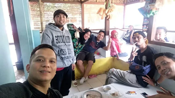 Libur Natal Wisatawan Lokal Serbu Pantai Anyer