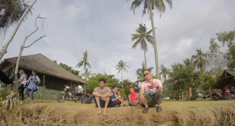 Libur Natal Wisatawan Lokal Serbu Pantai Anyer