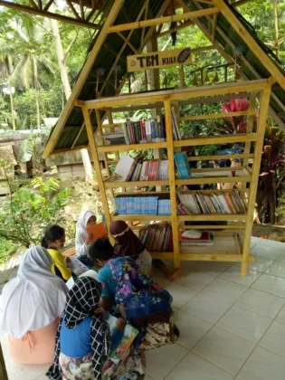 Wisata Literasi di Tengah Suasana Alam Pegunungan Nan Asri