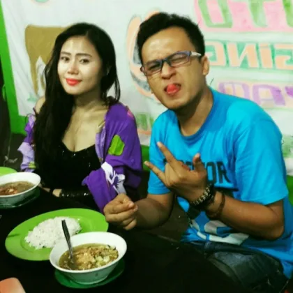 PECEL LELE CAK RAMON, Tempat Berlangganan Cewek-cewek Cantik Mengusir Rasa Lapar