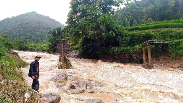 Jembatan Putus Diterjang Banjir, Persiapan Siswa Jelang Ujian Nasional Terganggu