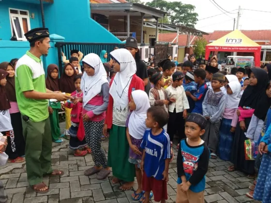 Musik dan Buku diantara Keceriaan Anak-anak Desa