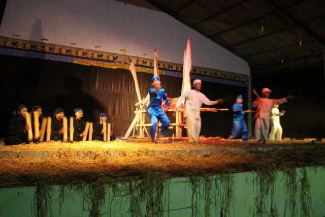 Teater Abu Nawas Pondok Pesantren Manahijussadat Mencetak Santri Sebagai Aktor Kehidupan