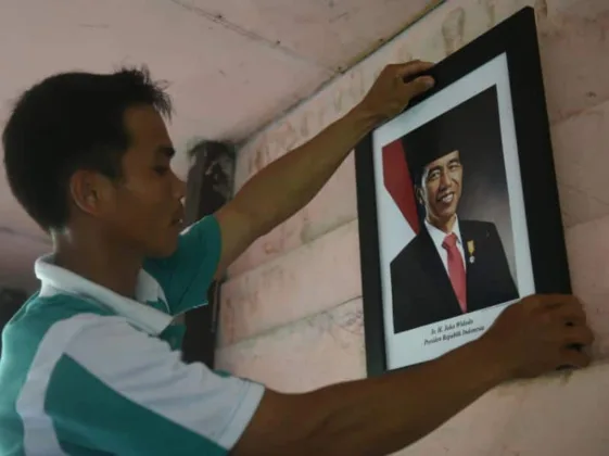 Bantuan Perlengkapan Sekolah dari Presiden Jokowi Sampai ke Anak-Anak Bengkayang