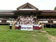 Bantuan Perlengkapan Sekolah dari Presiden Jokowi Sampai ke Anak-Anak Bengkayang