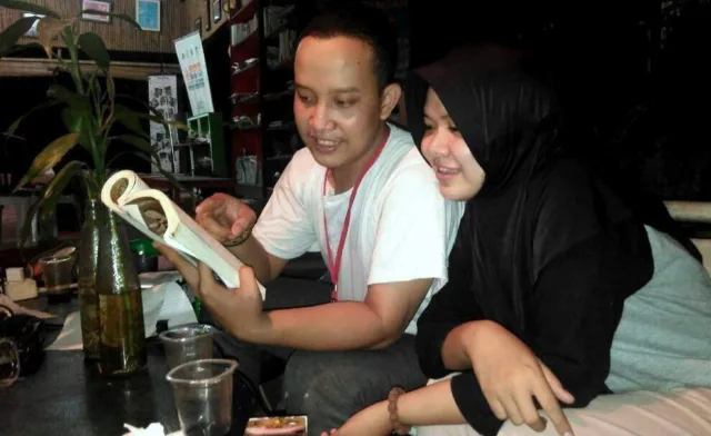 Diskusi Malam Pelatihan Jurnalistik di Kampung Literasi