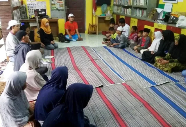 Berbagi Berkah Ramadhan di Kampoeng Literasi TBM Kedai Proses