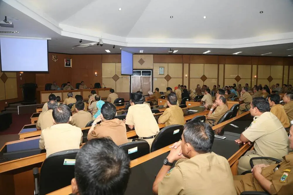 Gubernur Banten Wahidin Halim Soroti Sejumlah Poin Penting Seputar Pendidikan di Hadapan Kepala Sekolah SMA/ SMK