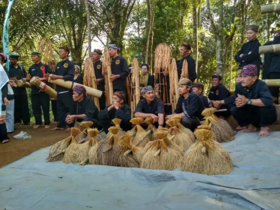 Upacara Adat Seren Taun Kasepuhan Ciptagelar