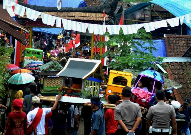 Sunatan Massal, Puncak Kemeriahan Seren Taun Kaolotan Cibadak