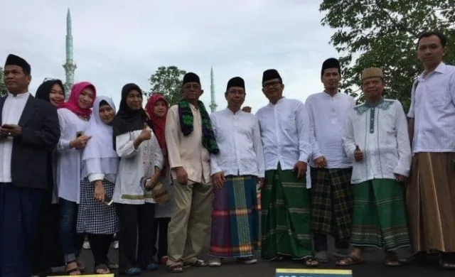 Ayo! Ikuti Jalan Santai Sarungan Festival Al Azhom Kota Tangerang