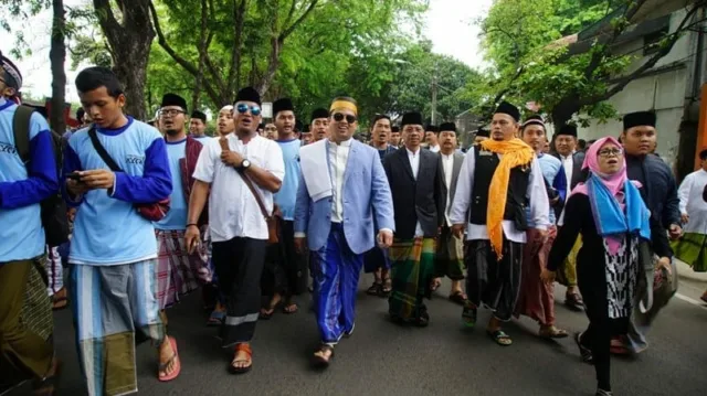 Wali Kota Tangerang Ajak Gerak Jalan Sarungan Bersama Masyarakat