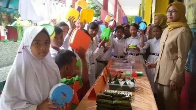 Hari Pangan Sedunia Diperingati Murid SD Negeri Tanah Tinggi 1 Kota Tangerang