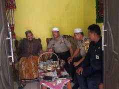 Kapolsek Karawaci Shalat Berjamaah dan Kunjungi Ponpes Daarul Istiqomah