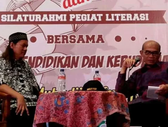 Ke Rumah Dunia, Muhajir Effendi: Jangan Percaya Minat Baca Orang Indonesia Itu Rendah