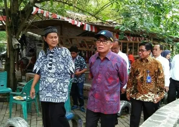 Ke Rumah Dunia, Muhajir Effendi: Jangan Percaya Minat Baca Orang Indonesia Itu Rendah