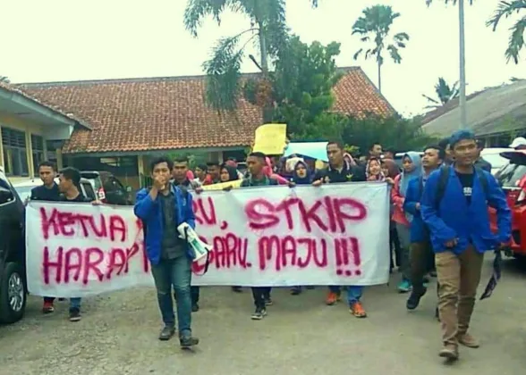 Pelantikan Ketua Baru STKIP Setia Budhi Rangkasbitung Diwarnai Demo Mahasiswa