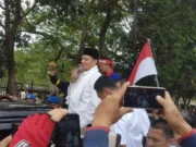 Digeruduk Ratusan Guru Honorer, Wahidin Halim Temui Pengunjuk Rasa