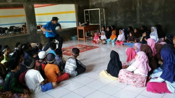 Kepala SMPN 14 Kota Tangerang : Mendongeng Bisa Menghidupkan Program Literasi