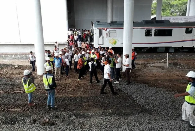 Tinjau Stasiun Batu Ceper, Menhub Budi Karya Targetkan Kereta Bandara Soekarno-Hatta Rampung 25 November 2017