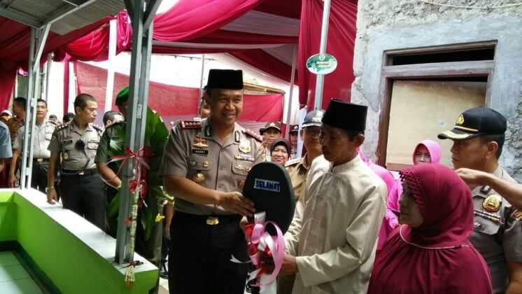 Kapolres Metro Tangerang Kota Resmikan Bedah Rumah Milik Marbot Masjid 