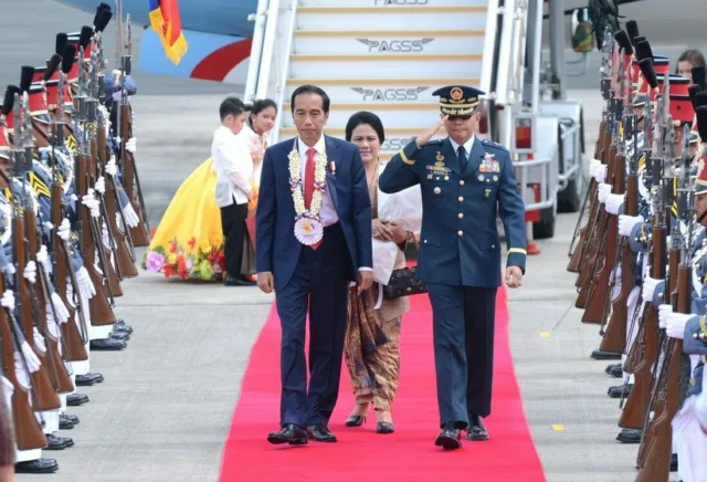 Tiba di Filipina, Presiden Jokowi Hadiri KTT ASEAN di Manila