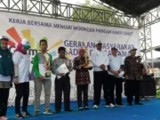 BPOM Banten Beri Sertifikat Keamanan Pangan Kantin Sekolah Tingkat Provinsi Kepada SDN Jurumudi Baru