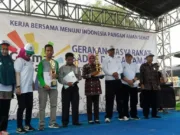 BPOM Banten Beri Sertifikat Keamanan Pangan Kantin Sekolah Tingkat Provinsi Kepada SDN Jurumudi Baru