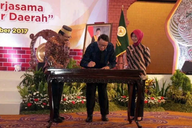 Gubernur Banten dan Provinsi Jatim Teken MOU Kerja Sama Pembangunan Ekonomi