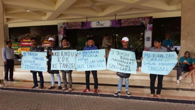 HUT ke-9, Demonstran Nilai Airin Gagal Pimpin Kota Tangerang Selatan