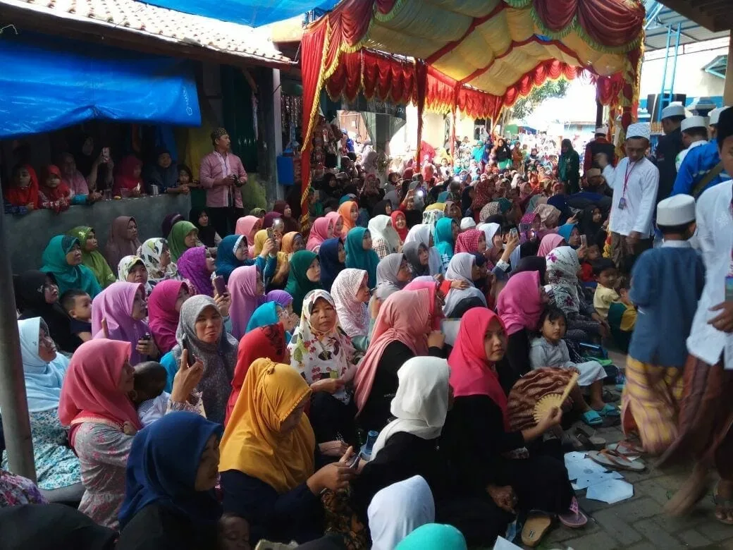 Ustadz Ahmad Al Habsyi Meriahkan Maulid Nabi Muhammad SAW di Kampung Keroncong