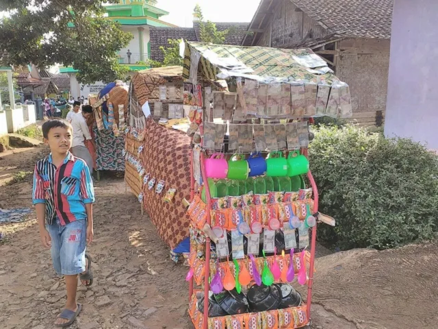 Pawai Panjang Mulud Dalam Rangka Memperingati Maulid Nabi