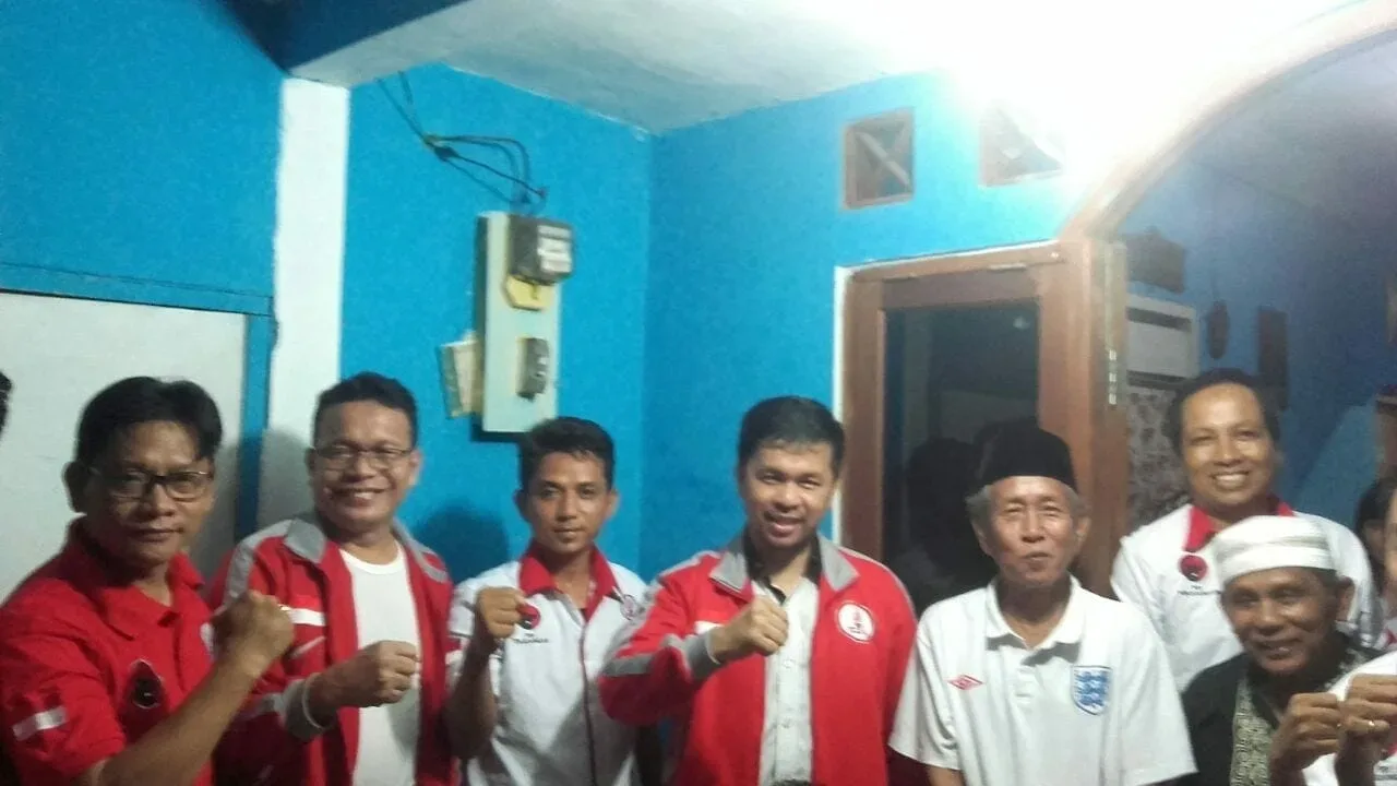 Marinus Gea Motivasi Ketua Ranting TMP di Desa Keroncong