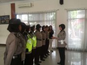 Shalat Jumat Tiba, Polwan Kota Tangerang Sibuk Berpatroli