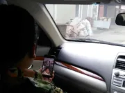 Di dalam Mobil, Wali Kota Tangerang Pimpin Briefing Pagi dengan Skype