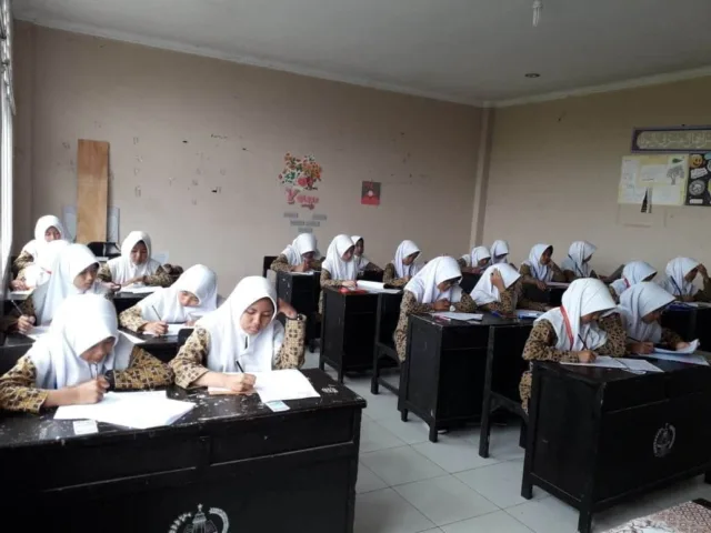 Ketatnya Ujian di Pondok Pesantren Daarul Ishlah, Tanamkan Kejujuran Bagi Santri