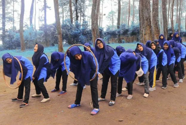 Outing Class Tumbuhkan Kreativitas Santri Ponpes Daarul Ishlah Cilegon