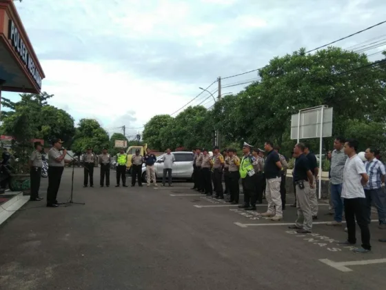 Suasana Haru dan Penuh Keakraban Sambut Apel Pengantar Tugas Wakapolsek Neglasari