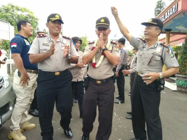 Suasana Haru dan Penuh Keakraban Sambut Apel Pengantar Tugas Wakapolsek Neglasari