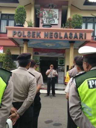 Suasana Haru dan Penuh Keakraban Sambut Apel Pengantar Tugas Wakapolsek Neglasari