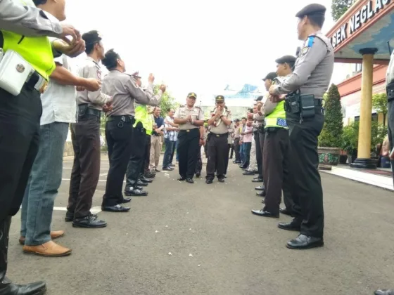 Suasana Haru dan Penuh Keakraban Sambut Apel Pengantar Tugas Wakapolsek Neglasari